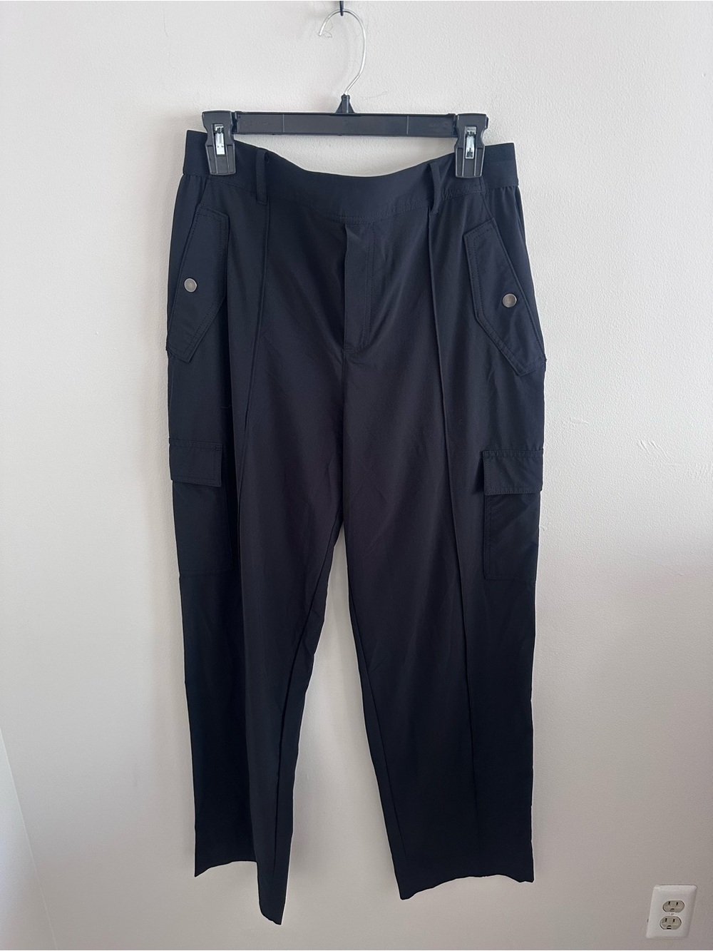 Athleta black Vienna cargo pants size 12 - Picture 2 of 7